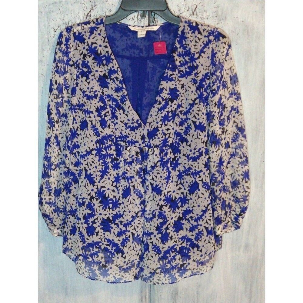Diane von furstenberg 100% silk vneck Size 6 Sheer Top Boho Feminie Cottage Core